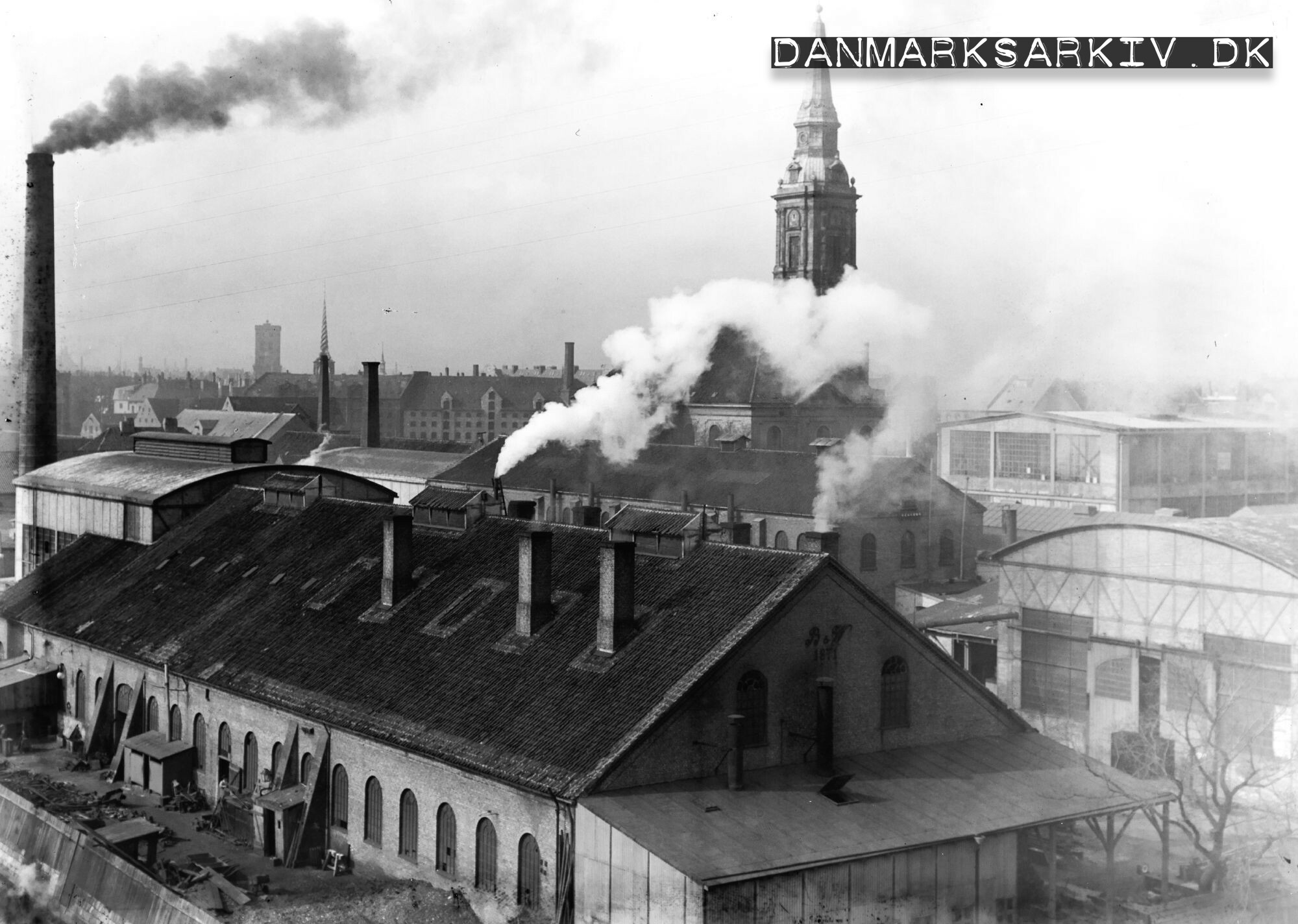 Burmeister & Wain's haller foran Københavns skyline