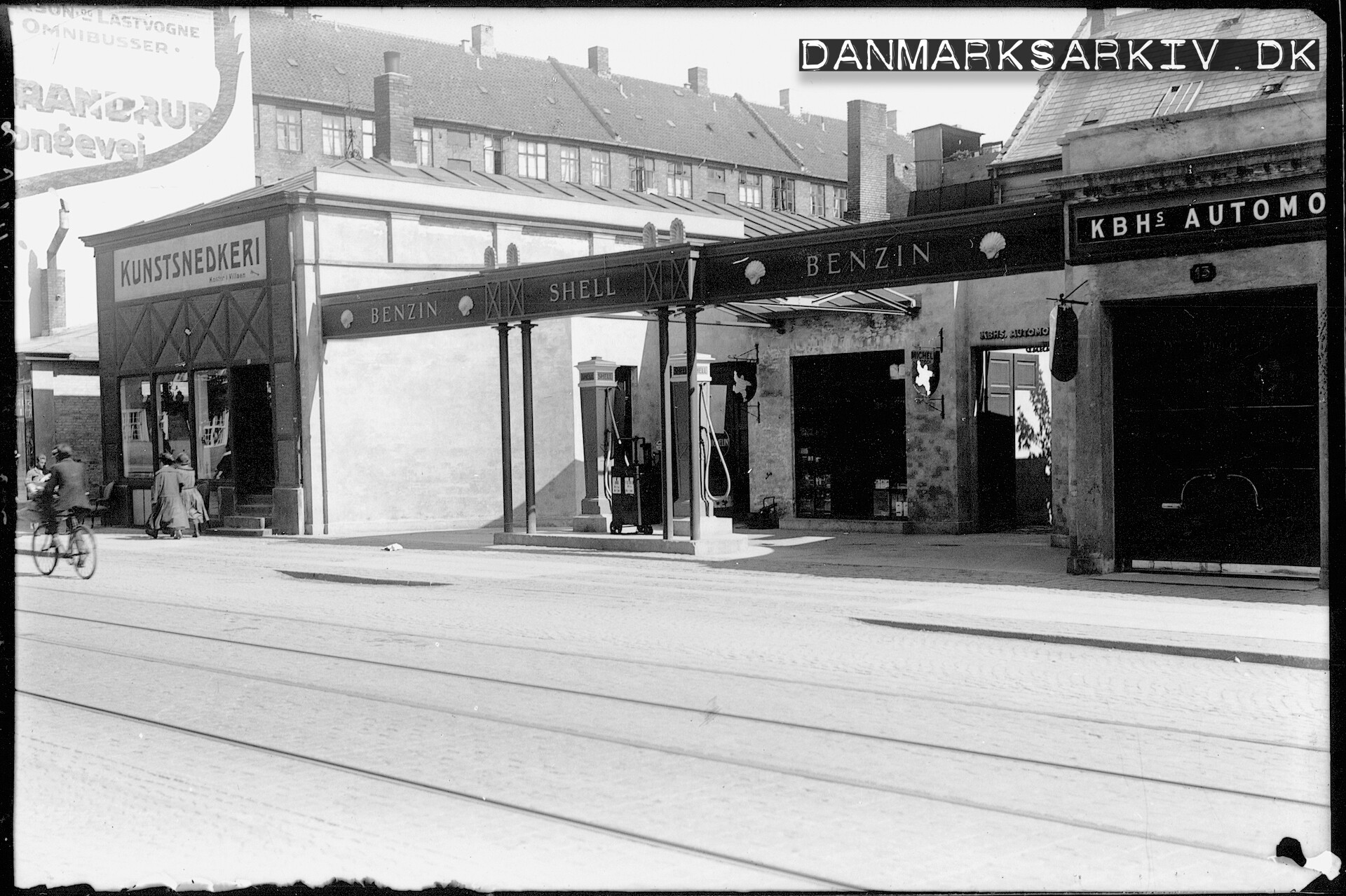 KBH's Automobil Central og deres Shell benzinstation - 1925