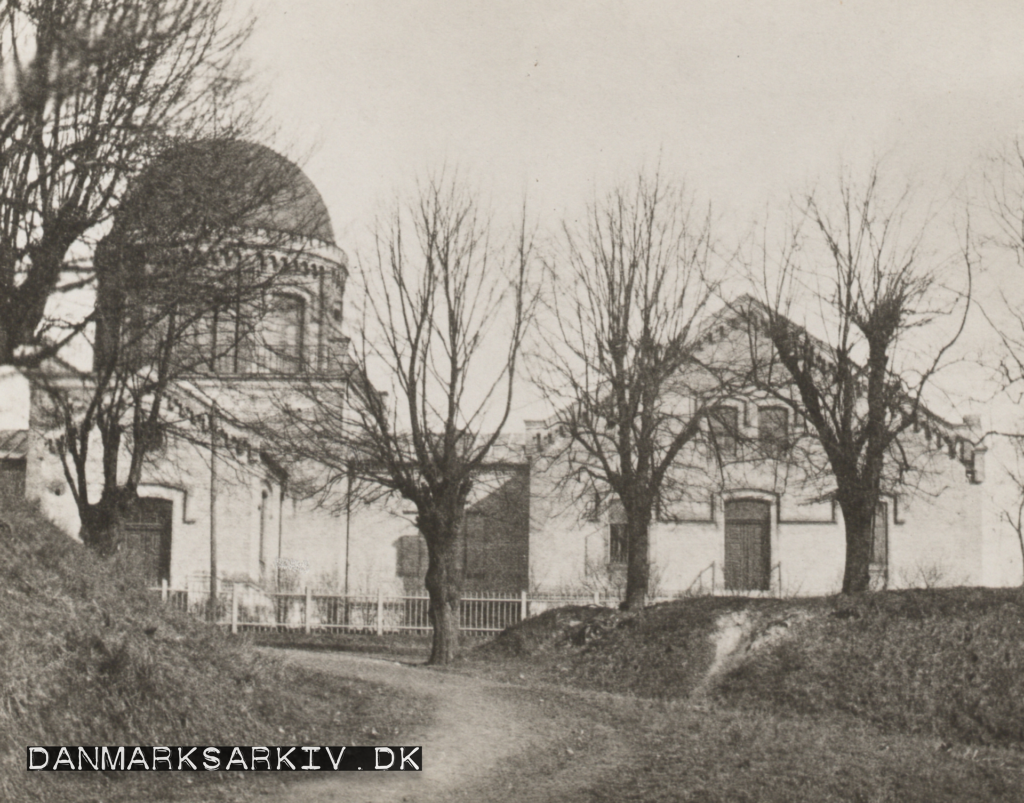 Østervold Observatorie, opført på Rosenborg Bastion, der var en del af det gamle voldanlæg - 1865