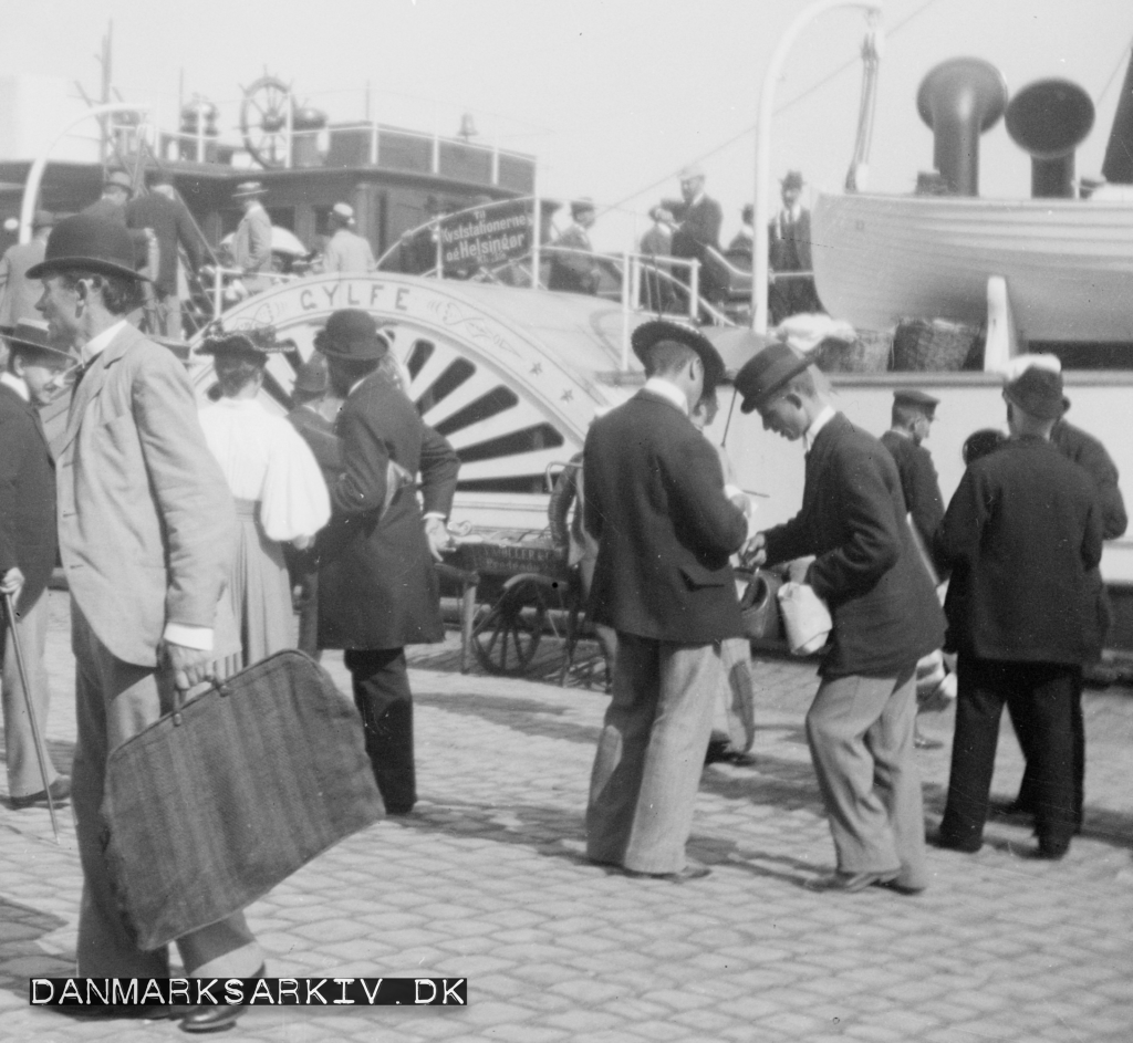 Hjuldampefærgen Gylfe ved kajen i København - 1972-1923