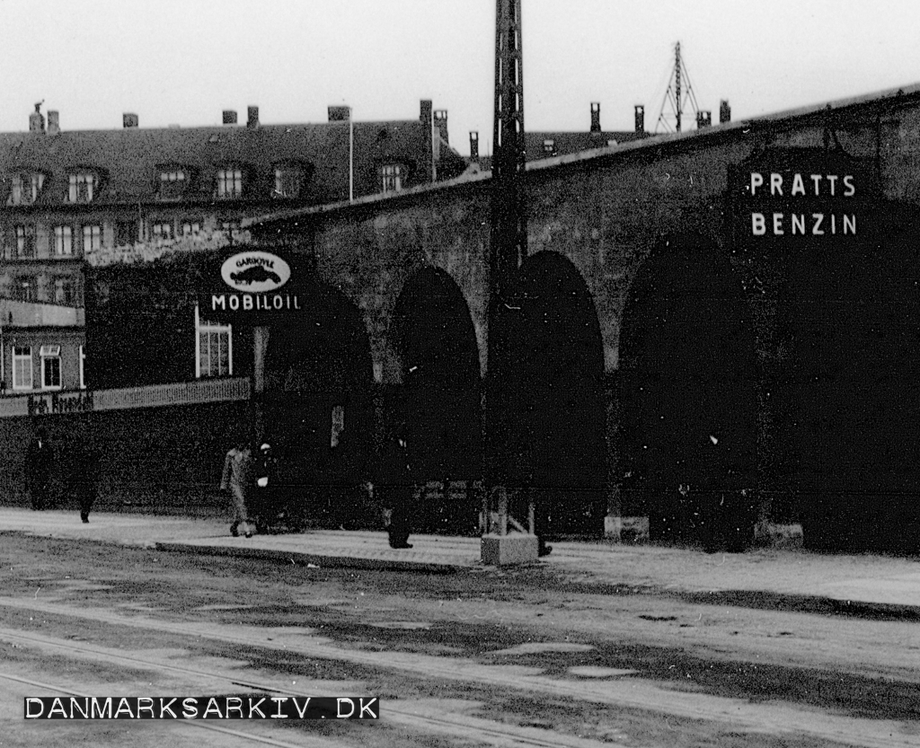 Tankstation på Rosenørns Allé med Pratt's Benzin - 1925
