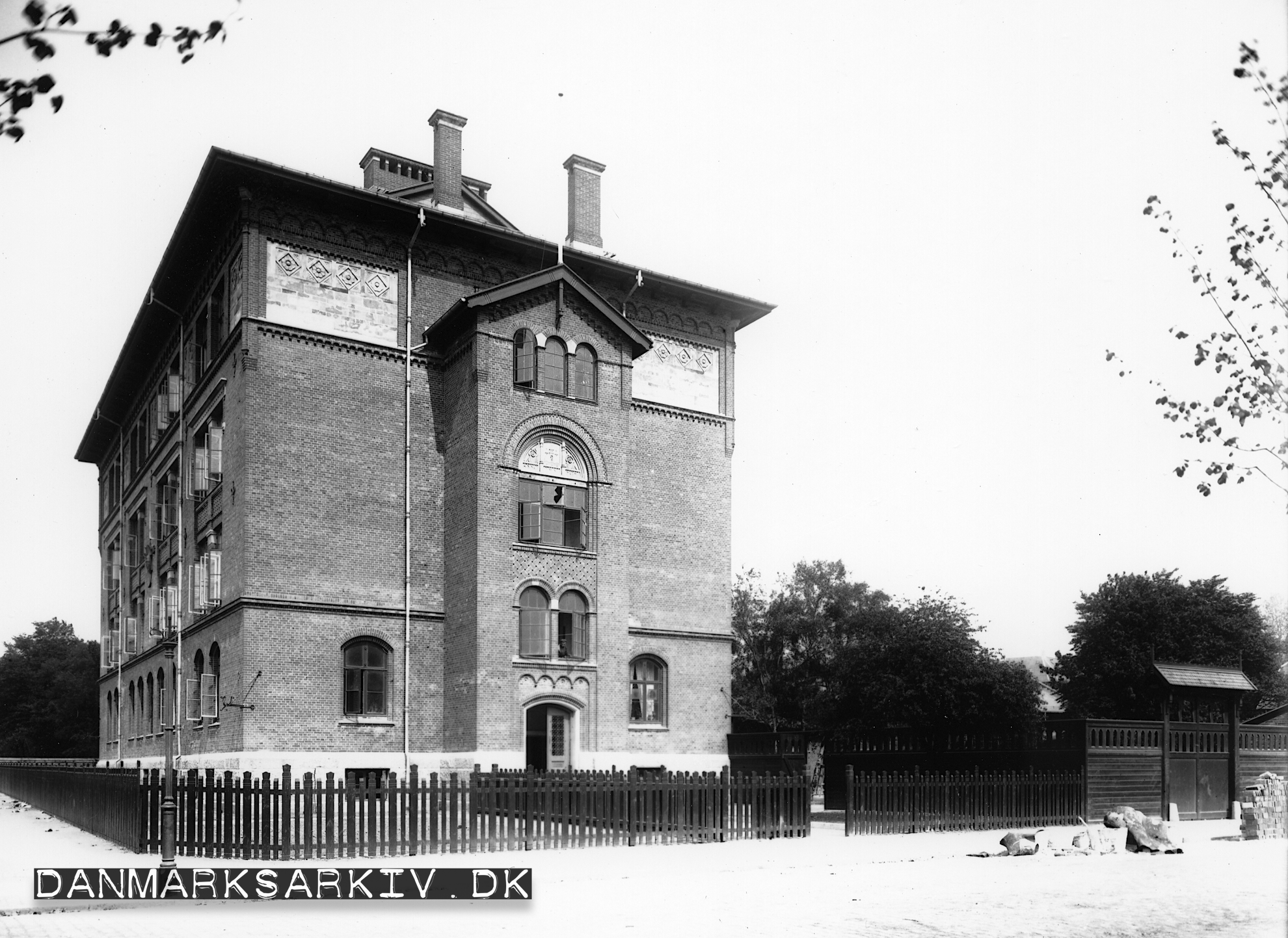 Hellig Kors Kirkes Skole - 1903