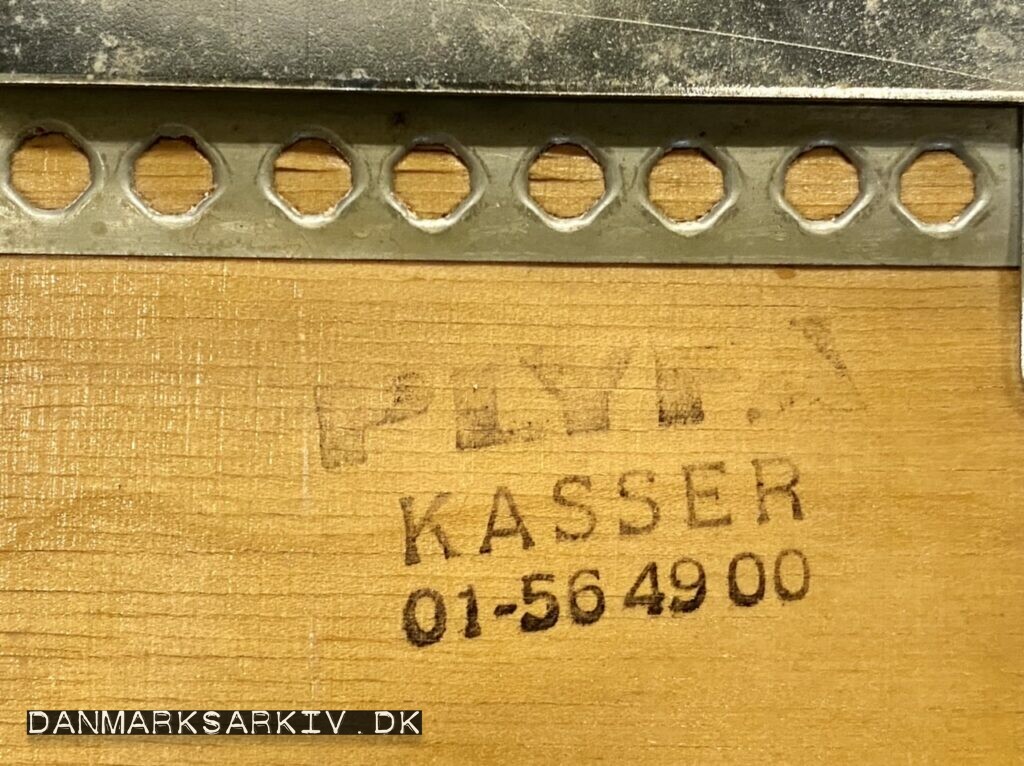PLYFA Kasser - 01-564900