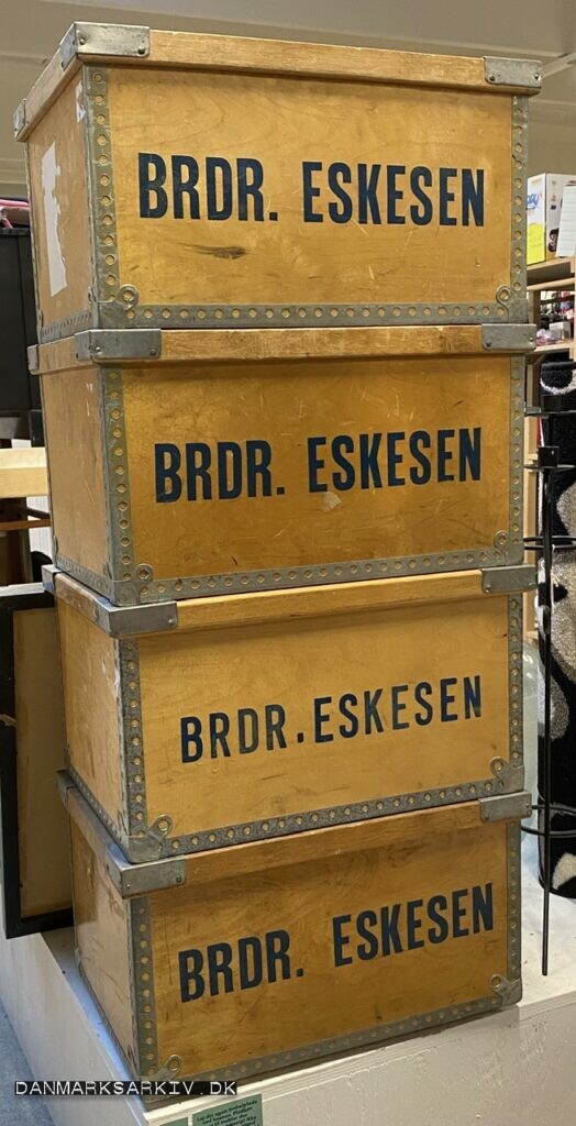 Plyfa kasser fra Brødrene Eskesen