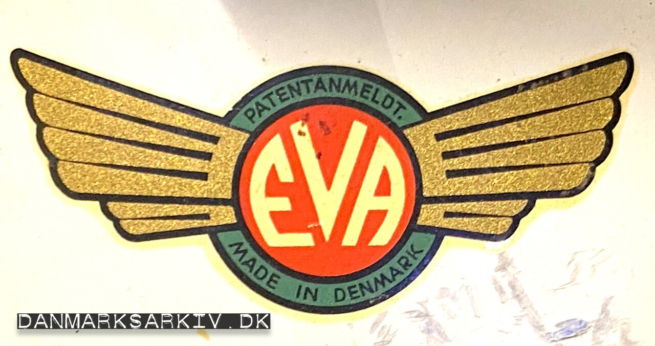 EVA Danmarks Logo på en af deres populære brød- og pålægsmaskiner