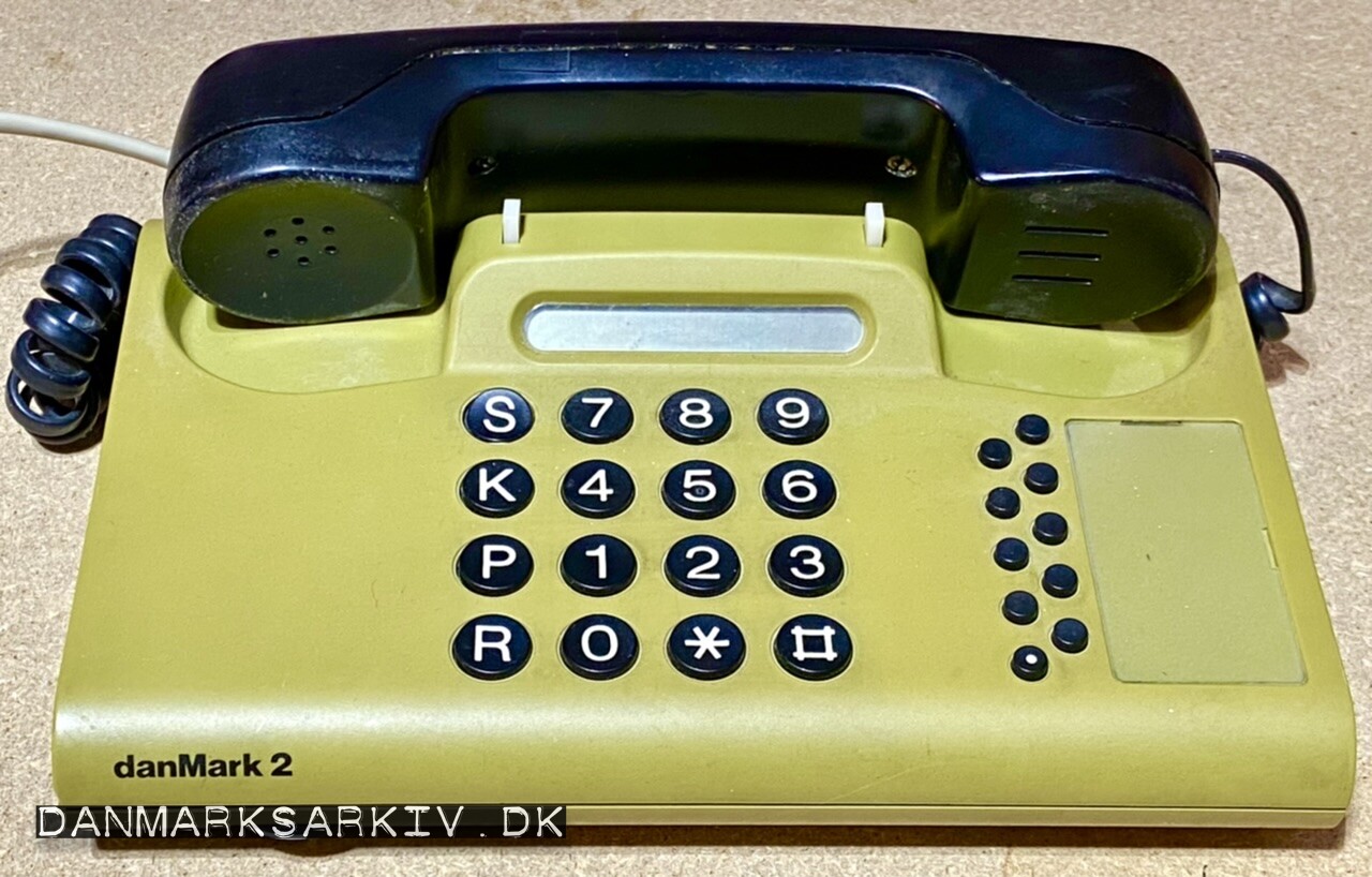 Grøn danMark 2 telefon med display fra GNT Automatic A/S