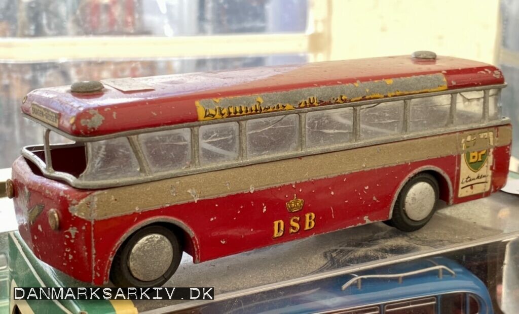 Tekno modelbus fra DSB med BP reklame