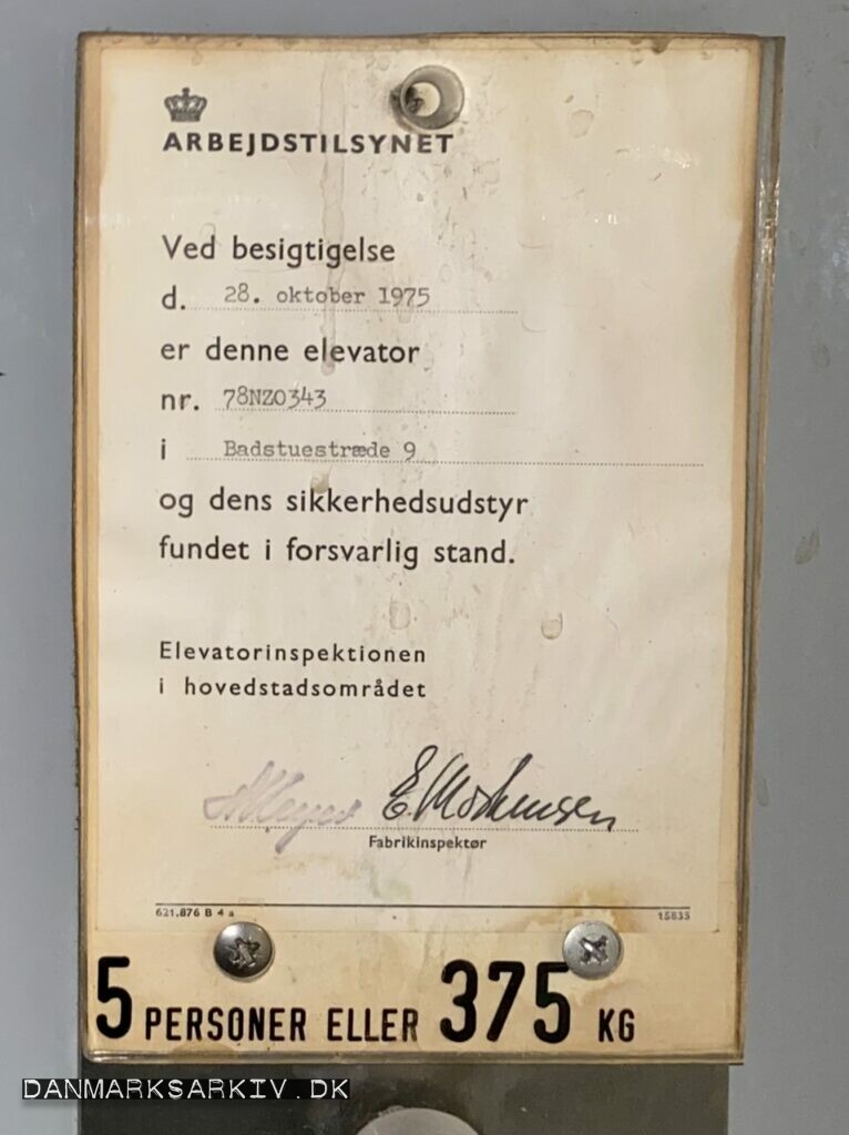 Arbejdstilsynets besigtigelses rapport - Bahns Hotels elevator - 1975