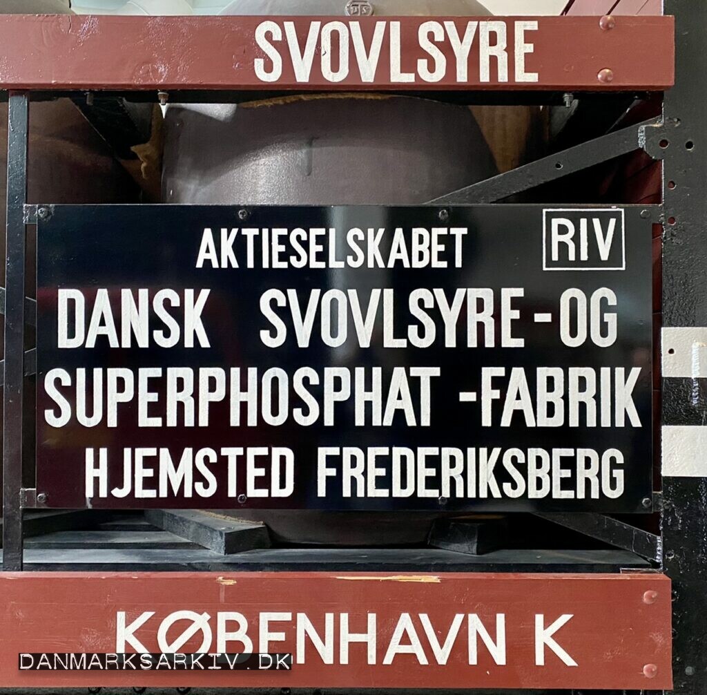 Dansk Svovlsyre- og Superfosphat Fabrik - Transportvogn med syrekrukker - Danmarks Jernbanemuseum