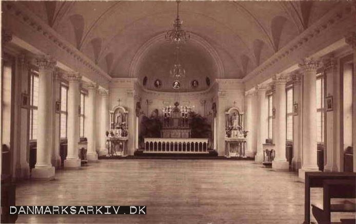 Kapellet i Institut Jeanne d'Arc (den franske skole) før det blev bombet af allierede under den anden verdenskrig - 1924