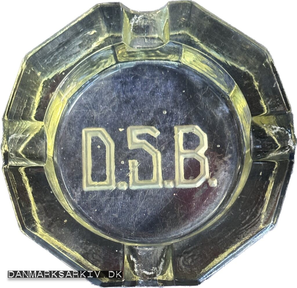 Glas askebæger mærket med D.S.B. - De Danske Statsbaner