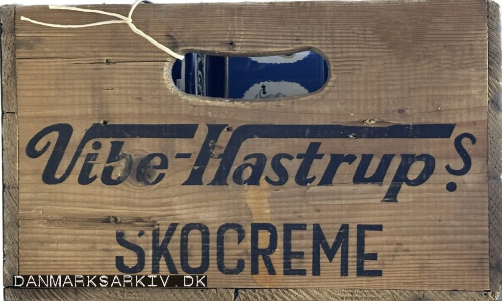 Vibe-Hastrup's Skocreme - Trækasse fra Vibe-Hastrup's Kemiske fabriker