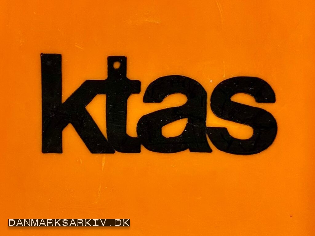 KTAS logo på plastik kasse