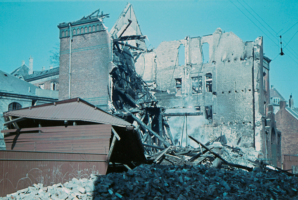Radiofabrikken Always, efter BOPA's sabotage sprængning 27. marts 1945