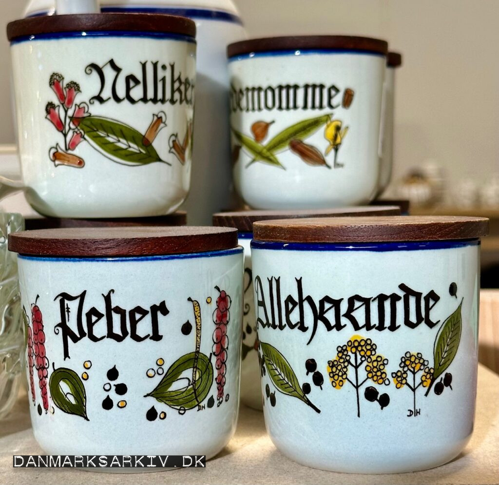 Pernille serien med hånd dekorerede krydder urter, fra Knabstrup Keramik